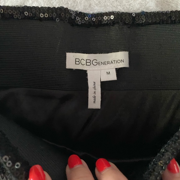 BCBGeneration sequin black mini skirt - Picture 3 of 3